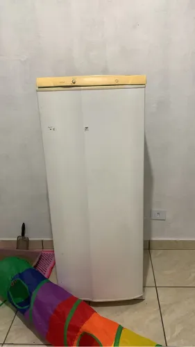 Vende-se Geladeira 200$