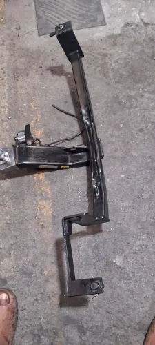 Vendo engate reboque para Honda City hatch ano 2022 com parafusos e chicote só estalar em