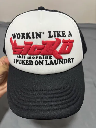 boné trucker sicko