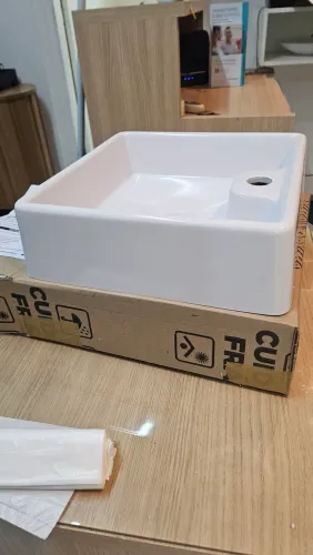 Pia nova para banheiro