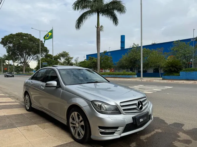 Mercedes-Benz C-200 CGI Avantgarde 1.8 16V 184cv Aut. 2013
