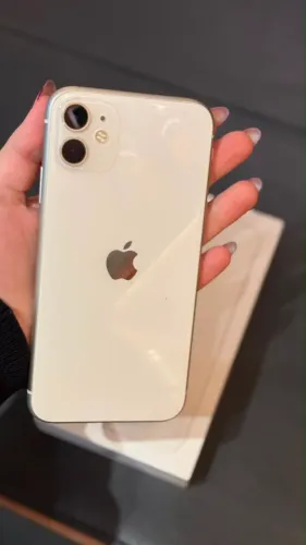 iPhone 11 Branco 64GB