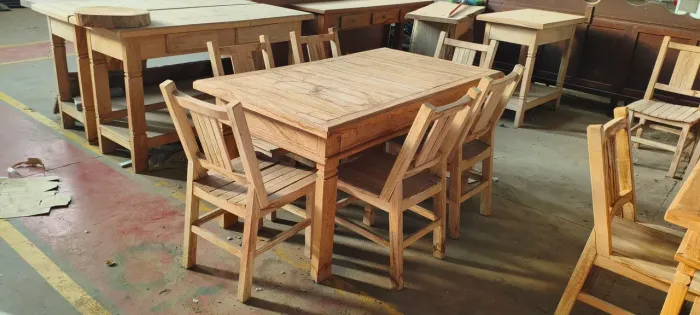 Mesa de Jantar em Madeira Maciça com 6 Cadeiras