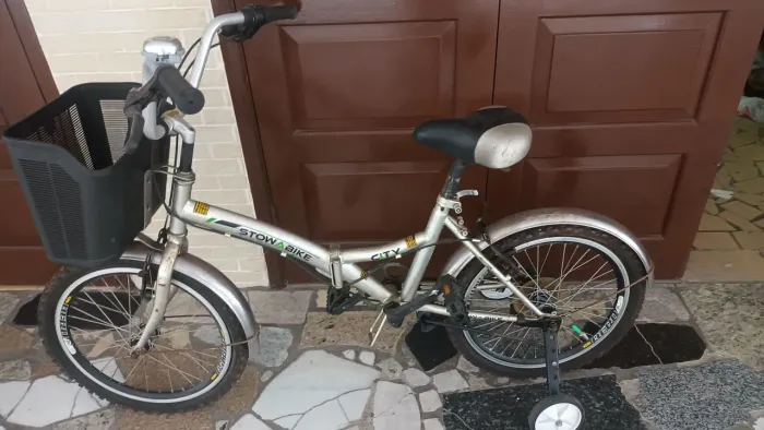 Vendo bicicleta dobrável aro 20 com  5 marchas