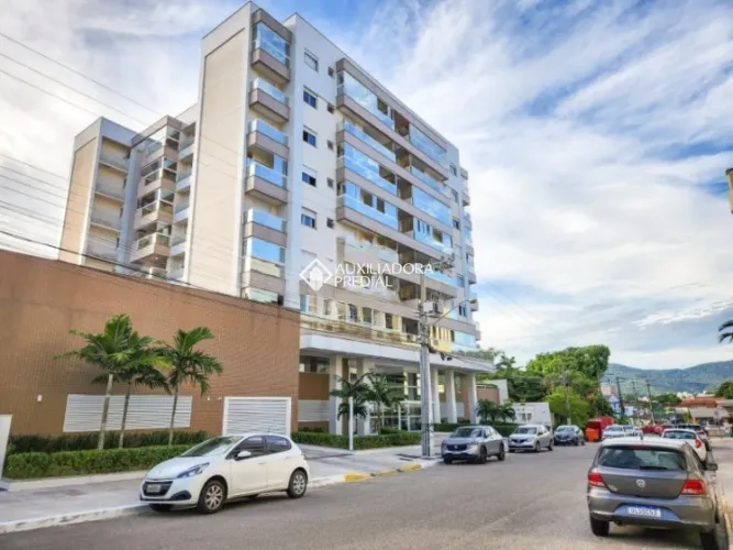 Apartamento 3 Dormitórios no Córrego Grande | Andar Alto, Vaga Dupla e Condomínio Completo