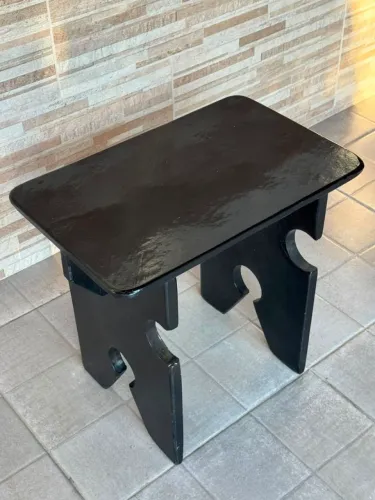Banquinhos pedra de ardósia pintada e envernizada 