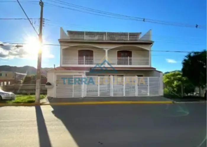 Casa à venda em Paraisópolis-MG