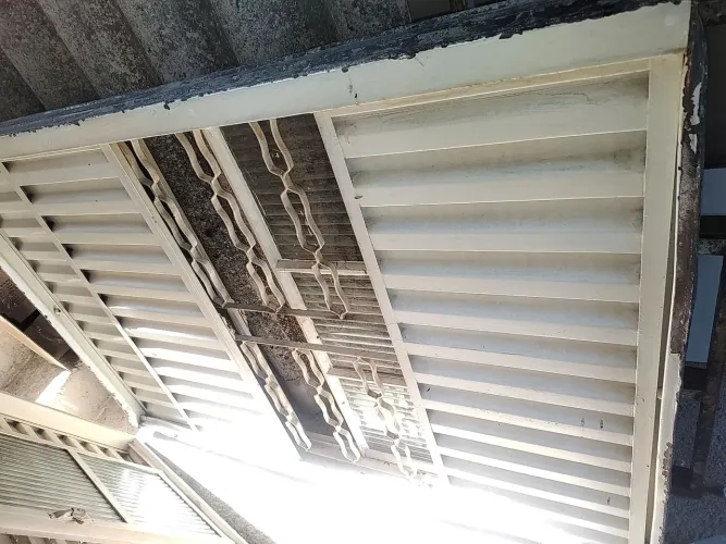 Vendo 2 janelas veneziana de quarto igual por 250 duas