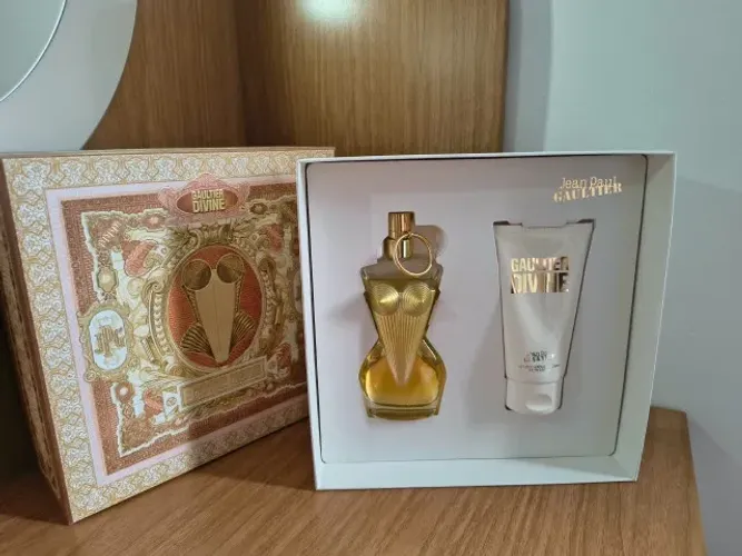 PERFUME