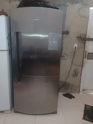 Vendo geladeira Brastemp inverter 591 litros de inox 