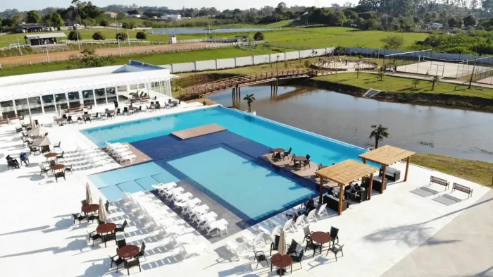 Ótimo terreno em lindíssimo condomínio fechado Reservas do Lago em Nova Santa Rita