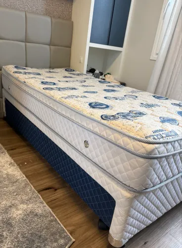Cama solteiro com cama auxiliar 