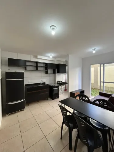 Alugo excelente apartamento térreo no Portal do Sol, 02 quartos, R$ 2.200,00 Cond. Incluso
