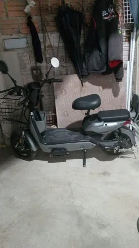 Scooter elétrica