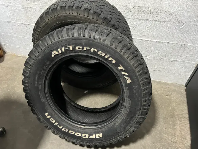PAR DE PNEUS BF GOODRICH 265/65 R17