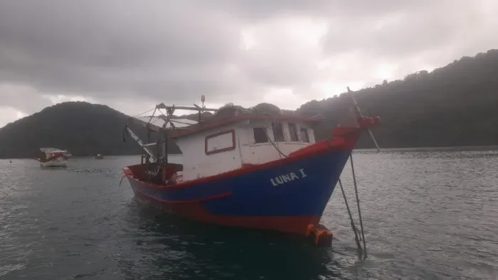Vendo bote de camarão 