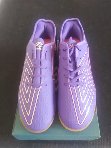 Vendo tênis para futsal n 41