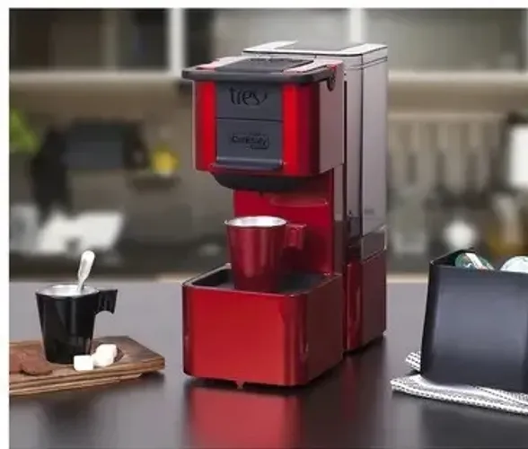 Cafeteira Pop Plus Três Corações