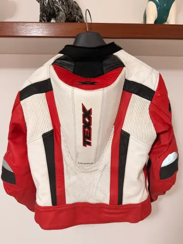 Jaqueta TEXX motociclista feminina de couro legítimo