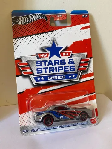 Hotwheels 2018 Dodge Challenger SRT Demon Stars & Stripes Novo 1:64 Hot Wheels 
