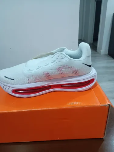 Tênis novo Nike 39 a 42  valor 160 a 220.