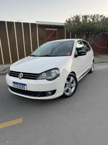 Volkswagen Polo Sportline 1.6 MI Total Flex 8V 5P 2014