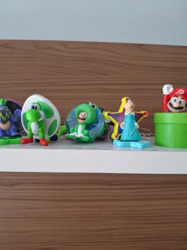 kit com 5 brinquedos da turma do Mario Mac donalds 
