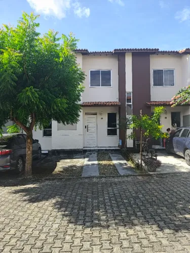Casa condomínio Funchal