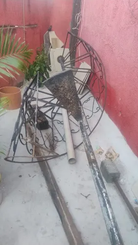 escada caracol (espiral) de ferro desmontada