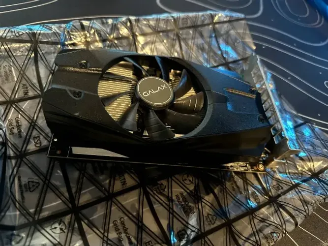 GTX 1050 2GB Galax - Excelente Estado