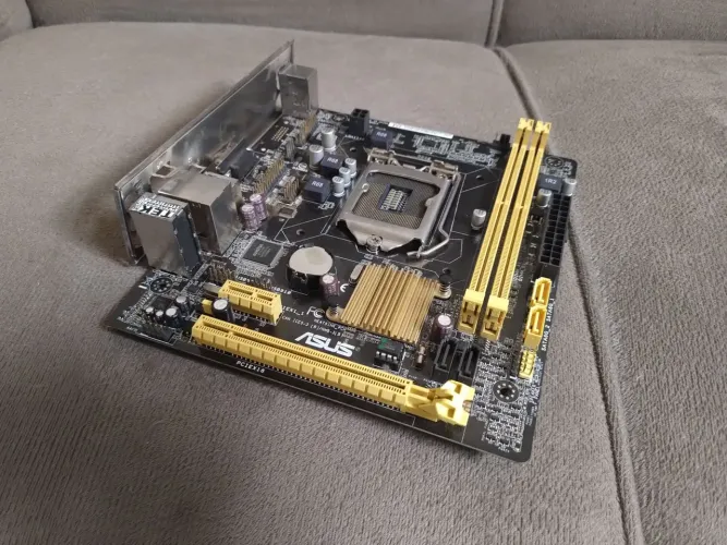 PLACA MÃE ASUS H81M-CS/BR LGA 1150 DDR3 + ESPELHO