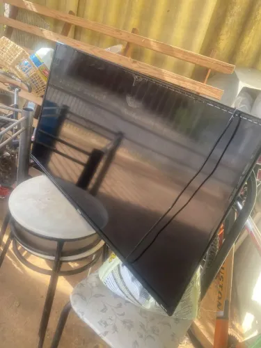 Tv philco com defeito, pra retirar peças somente wats app *.