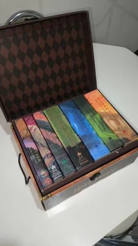 HARRY POTTER - BOX COMPLETO EM INGLÊS (SCHOLASTIC)