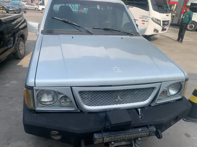 Mitsubishi L200 GL 2.5 4X4 CD Diesel 2001