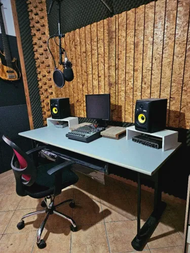 Mesa Escritório / Produtor Musical + Peças de Madeira