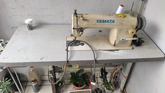 Máquina de costura industrial