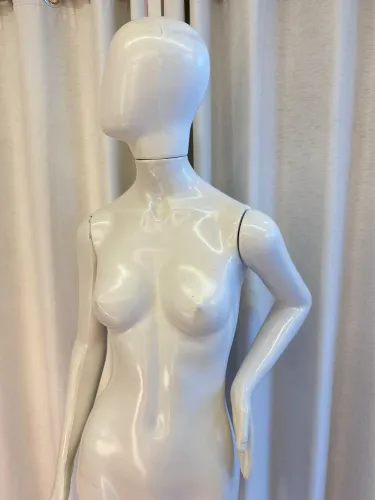 Manequim feminino