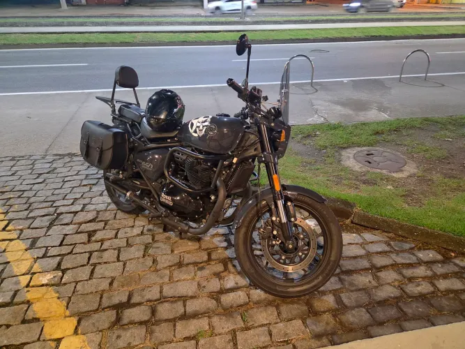 Royal Enfield Shotgun 650 (2025/2026) - Impecável + Completa de Acessórios!