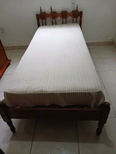 1 cama de solteiro