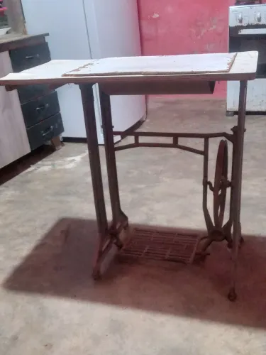 Mesa de máquina de costura