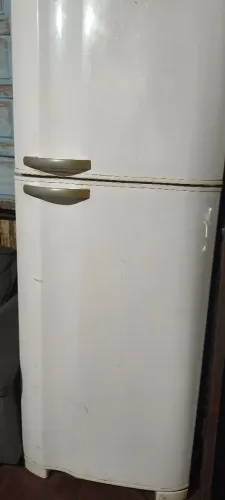 Geladeira 700 reais