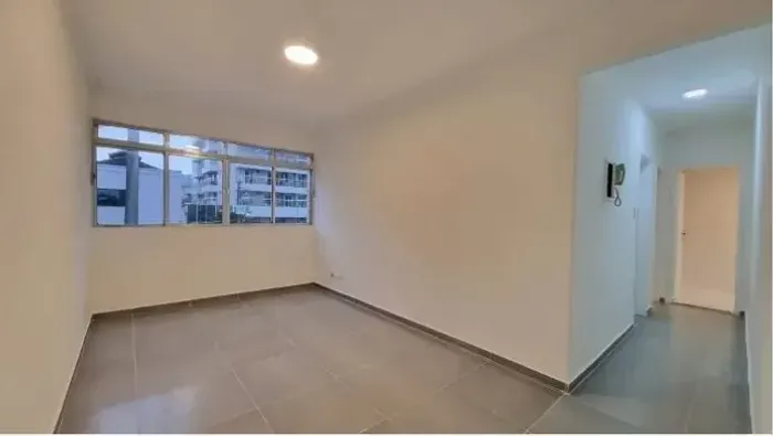 Imóvel para aluguel possui 60 metros quadrados com 2 quartos em Vila Mathias - Santos - SP