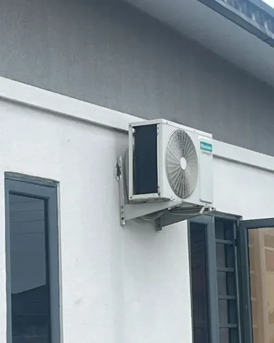 INSTALAÇÃO, MANUTENÇÃO E HIGIENIZAÇÃO DE AR-CONDICIONADO
