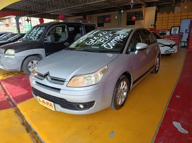 Citroen C4 GLX 2.0 Flex 16V 5P Aut. 2011