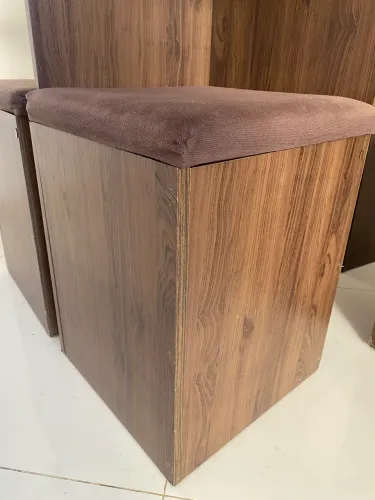 Mesa de Jantar com 4 Bancos Baú - Excelente Estado
