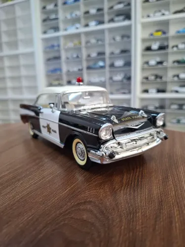Miniatura Police Sunnyside 1/24 Chevrolet Bel Air Ss 1957