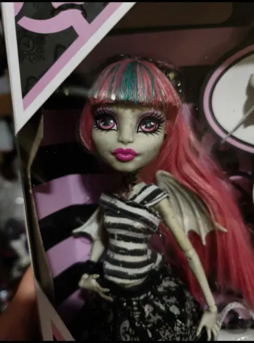 Boneca Monster high Rochelle Goyle