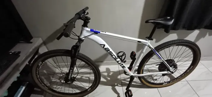 Bicicleta Absolute - aro 29. Nova - pouco usada