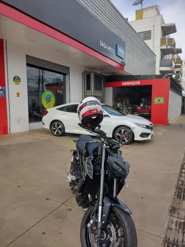 Moto MT 09 único dono.
