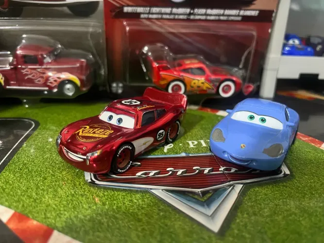 Cars Disney pixar McQueen RS e Sally